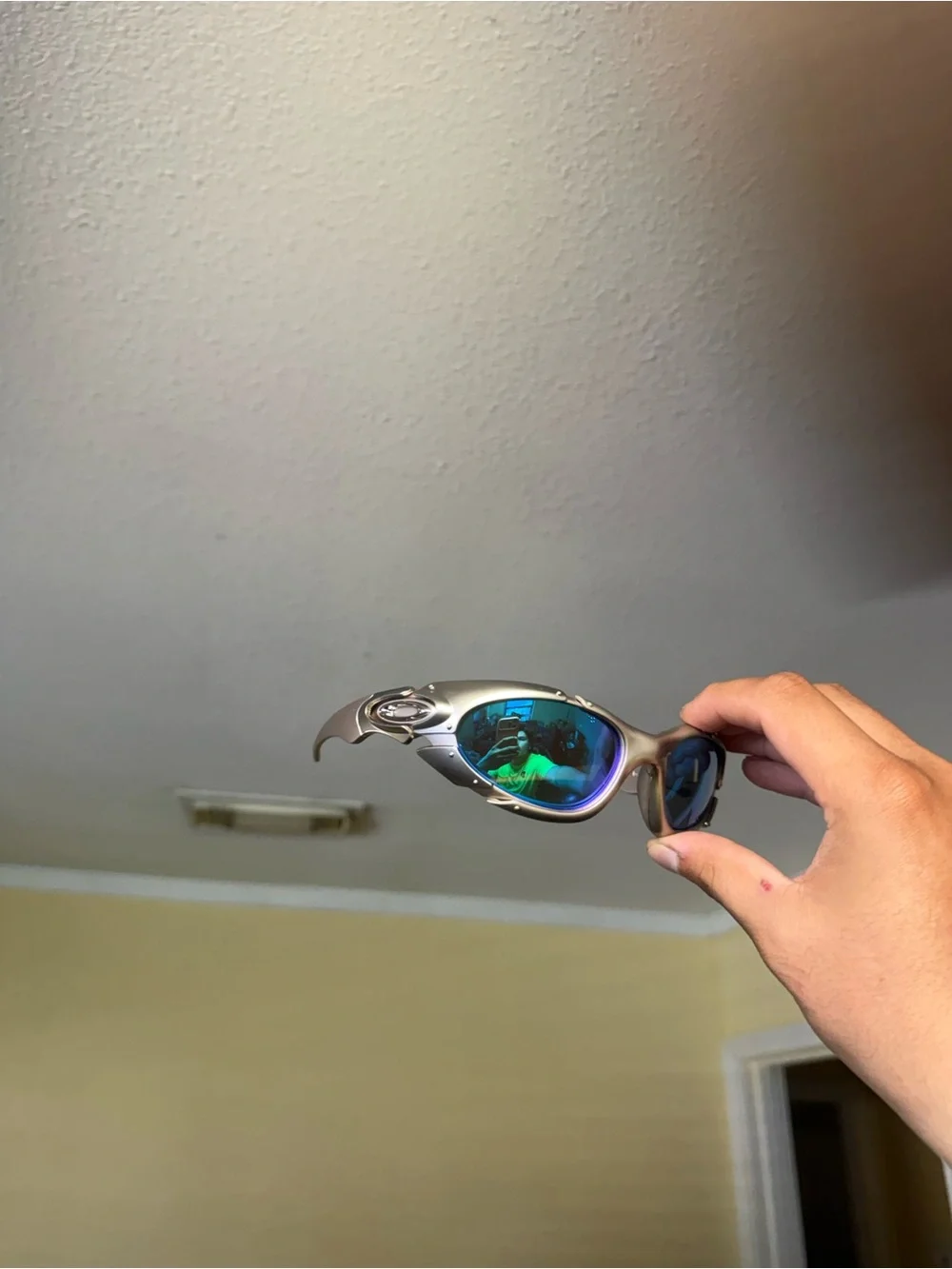 Men's Silver Frame Sunglasses with Blue-Purple Mirrored Lenses Oakley